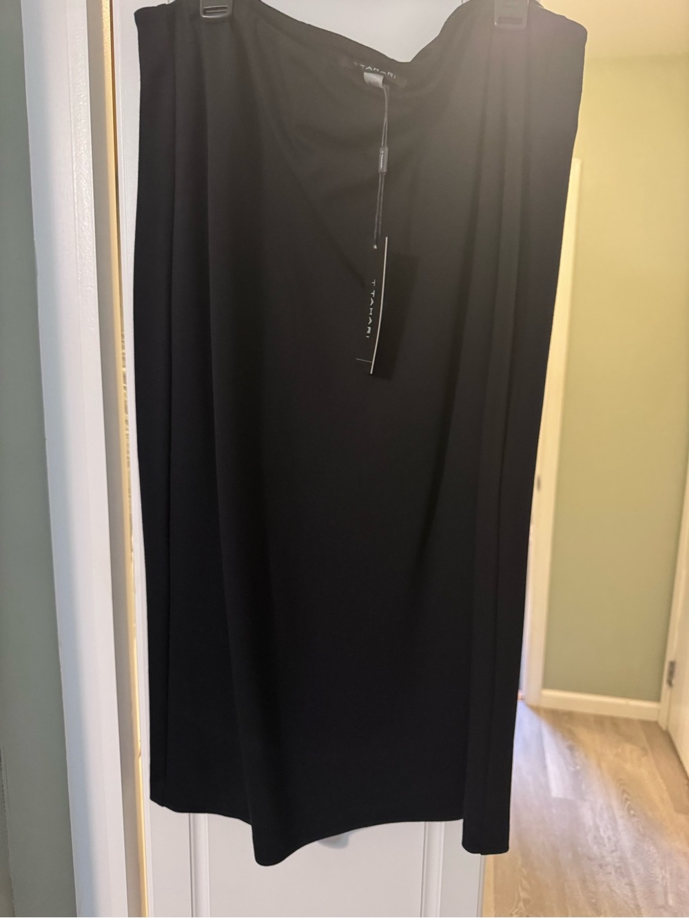 T Tahari Black Midi Skirt